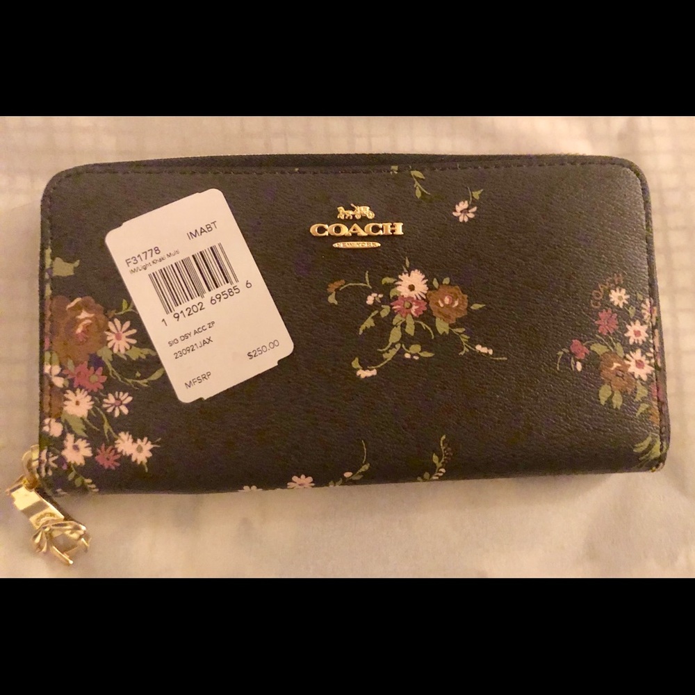 Authentic Coach Wallet - Picture 2 of 8